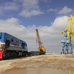 Акционерная компания «Железные дороги Якутии» завершила строительство и сдала в эксплуатацию подъездной путь от станции Нижни...